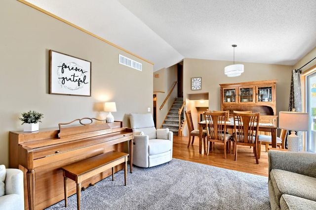224 Pendryn Hill Bay, Woodbury, MN 55125