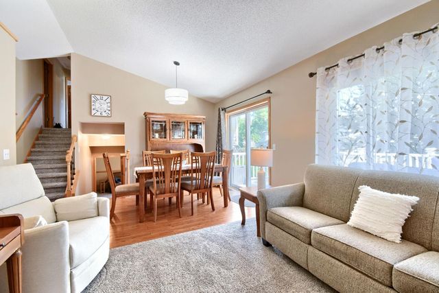 224 Pendryn Hill Bay, Woodbury, MN 55125