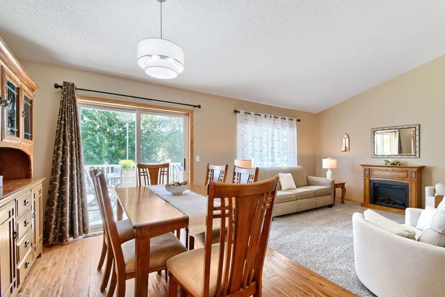 224 Pendryn Hill Bay, Woodbury, MN 55125