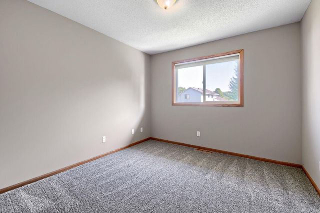 224 Pendryn Hill Bay, Woodbury, MN 55125