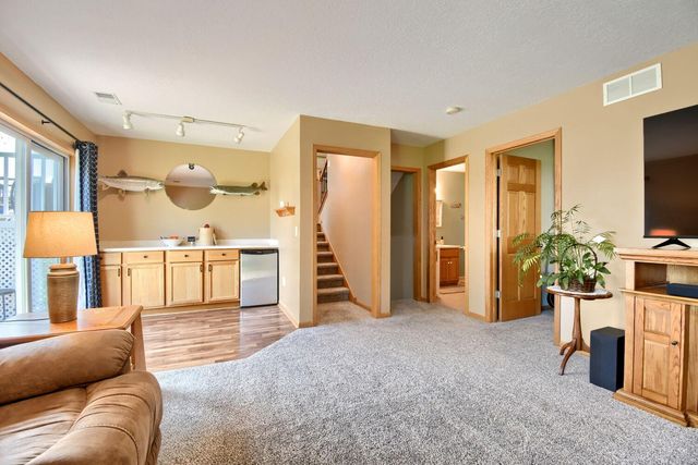 224 Pendryn Hill Bay, Woodbury, MN 55125