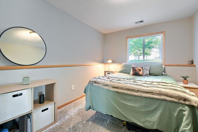 224 Pendryn Hill Bay, Woodbury, MN 55125