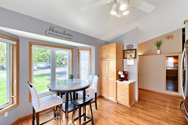 224 Pendryn Hill Bay, Woodbury, MN 55125