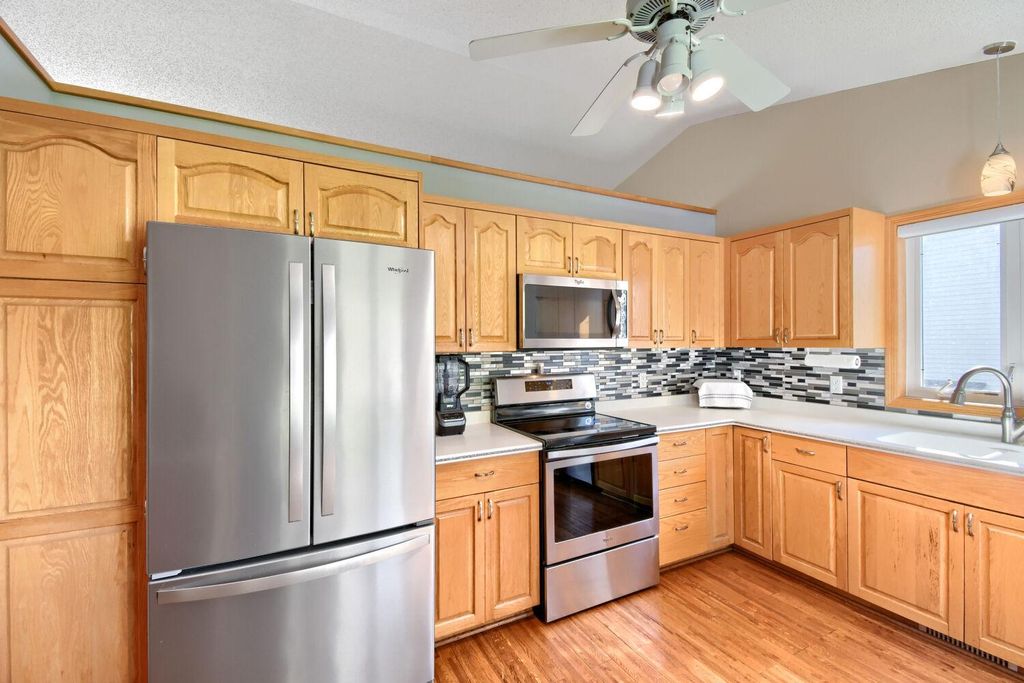 224 Pendryn Hill Bay, Woodbury, MN 55125 — photo 5
