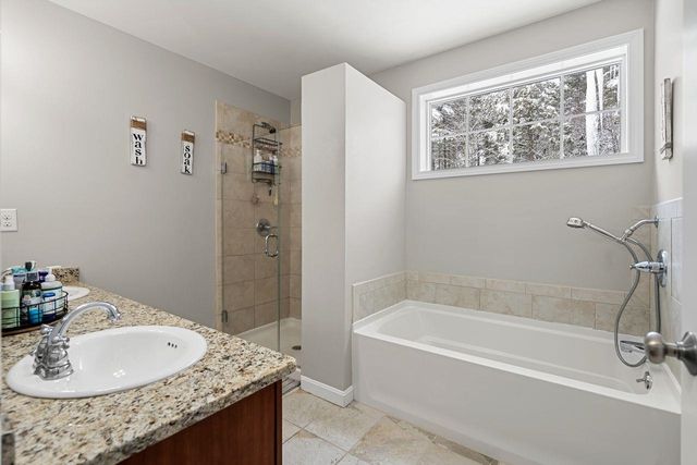 5 Harvest Lane, Bedford, NH 03110