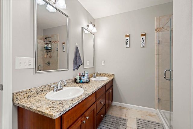 5 Harvest Lane, Bedford, NH 03110