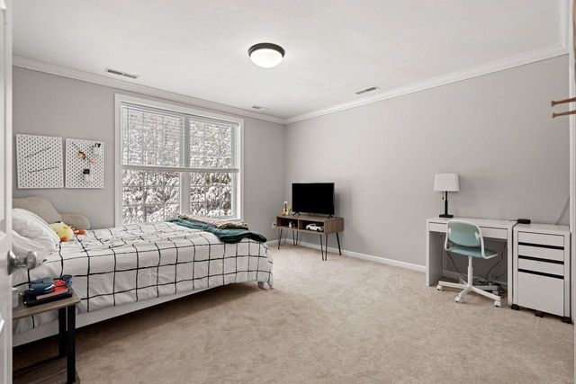 5 Harvest Lane, Bedford, NH 03110