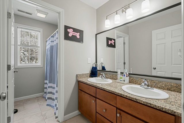 5 Harvest Lane, Bedford, NH 03110