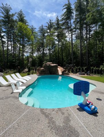 5 Harvest Lane, Bedford, NH 03110