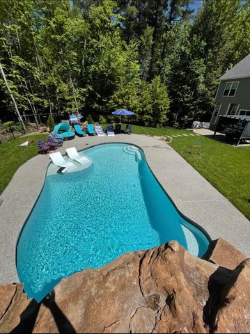 5 Harvest Lane, Bedford, NH 03110