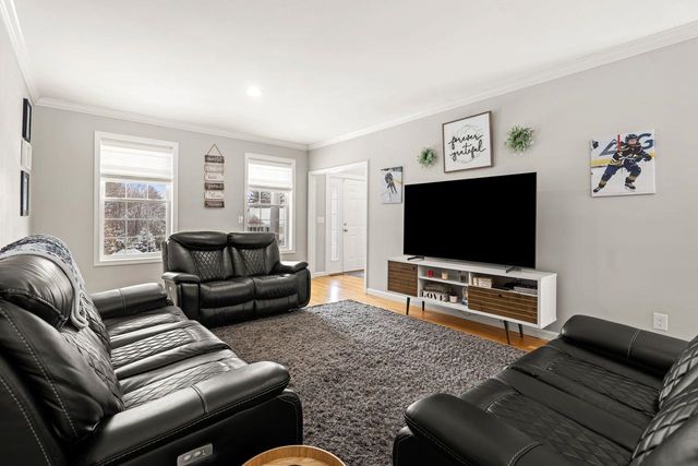 5 Harvest Lane, Bedford, NH 03110