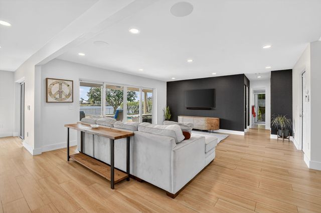 17421 Spring Tree Lane, Boca Raton, FL 33487