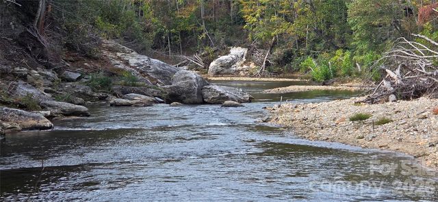 165 Winding Trail, Burnsville, NC 28714
