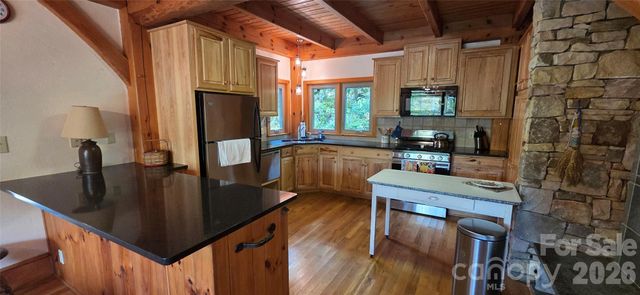 165 Winding Trail, Burnsville, NC 28714