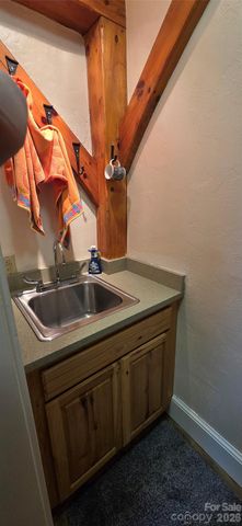 165 Winding Trail, Burnsville, NC 28714