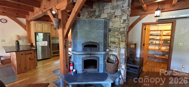 165 Winding Trail, Burnsville, NC 28714