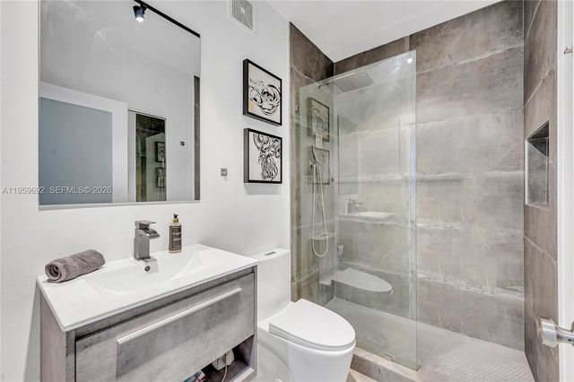 540 Brickell Key Dr 409, Miami, FL 33131