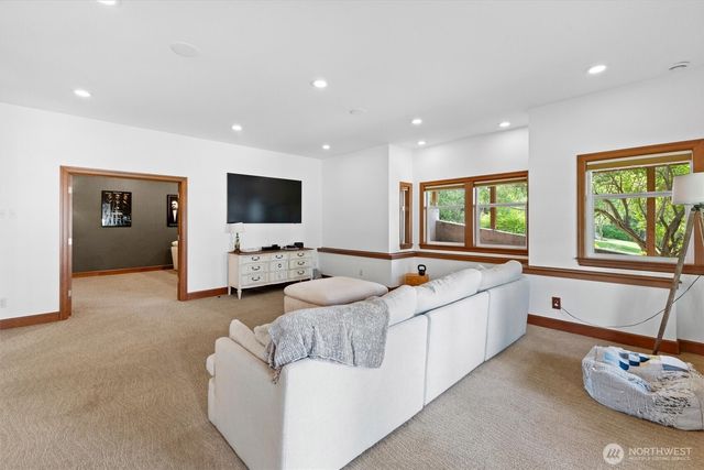 1745 Academy Road, Bellingham, WA 98226
