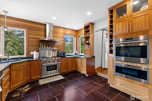 1745 Academy Road, Bellingham, WA 98226