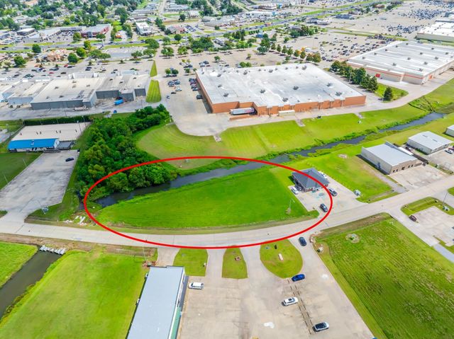 682 Corporate Drive, Houma, LA 70360