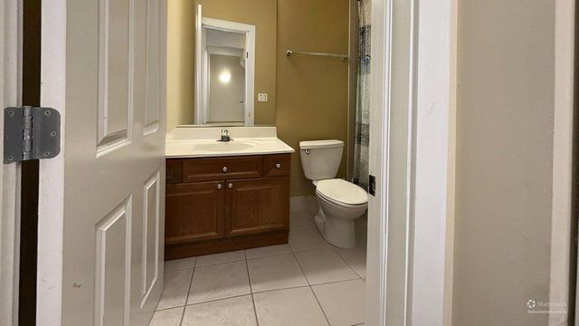 2917 N Claremont Avenue, Chicago, IL 60618