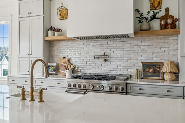 2211 Brakeman Ln, Thompsons Station, TN 37179