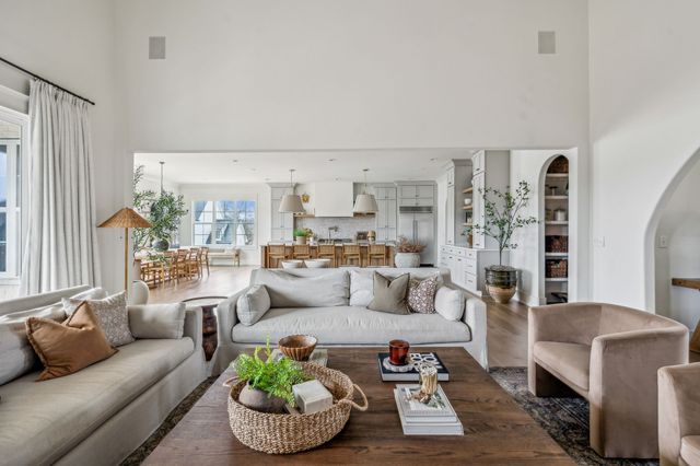 2211 Brakeman Ln, Thompsons Station, TN 37179