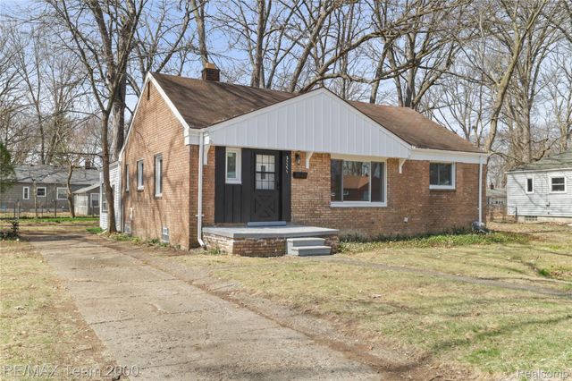 21171 Westhampton Street, Oak Park, MI 48237