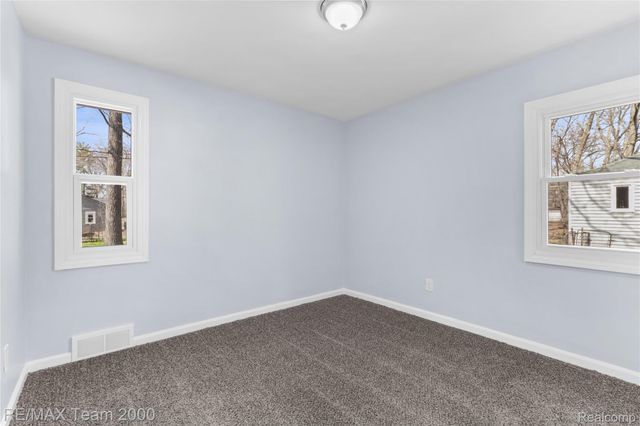 21171 Westhampton Street, Oak Park, MI 48237