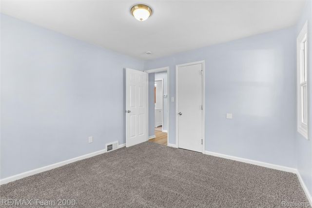 21171 Westhampton Street, Oak Park, MI 48237