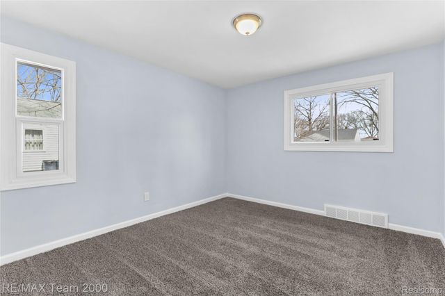 21171 Westhampton Street, Oak Park, MI 48237