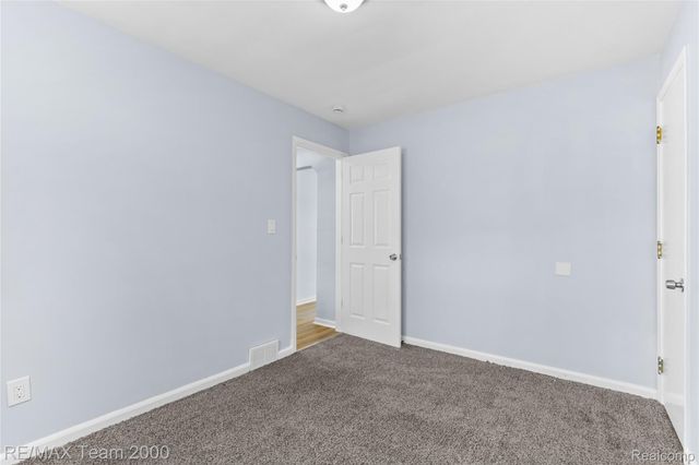 21171 Westhampton Street, Oak Park, MI 48237