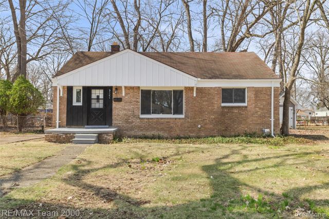 21171 Westhampton Street, Oak Park, MI 48237