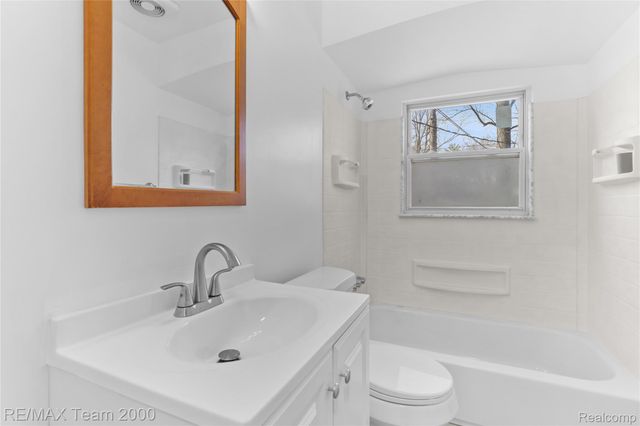 21171 Westhampton Street, Oak Park, MI 48237