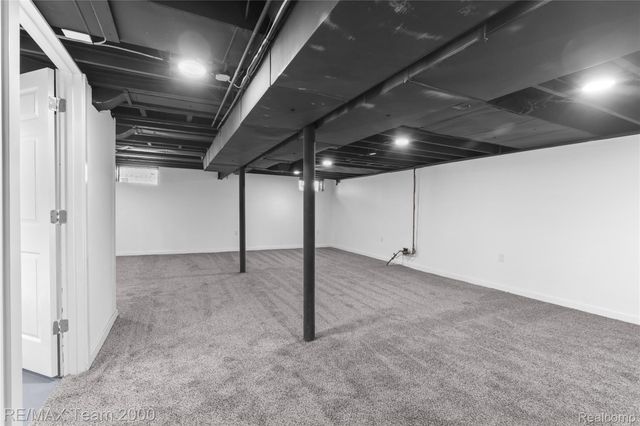 21171 Westhampton Street, Oak Park, MI 48237