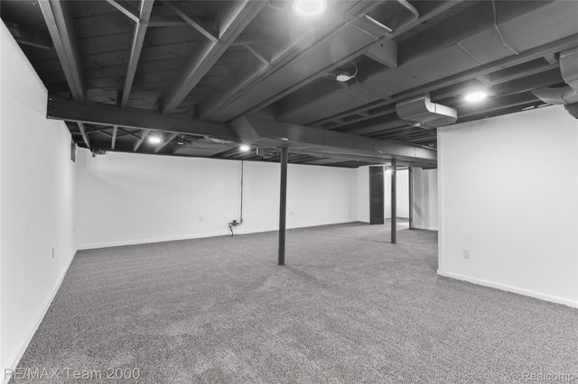 21171 Westhampton Street, Oak Park, MI 48237