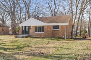 21171 Westhampton Street, Oak Park, MI 48237