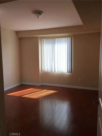 15435 Vanowen, Los Angeles, CA 91406