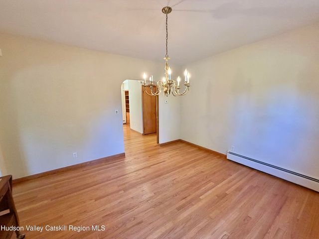 191 N Putt Corners Road, Wallkill, NY 12589