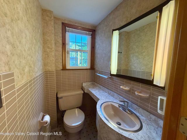 191 N Putt Corners Road, Wallkill, NY 12589