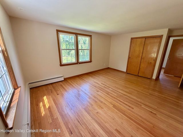 191 N Putt Corners Road, Wallkill, NY 12589