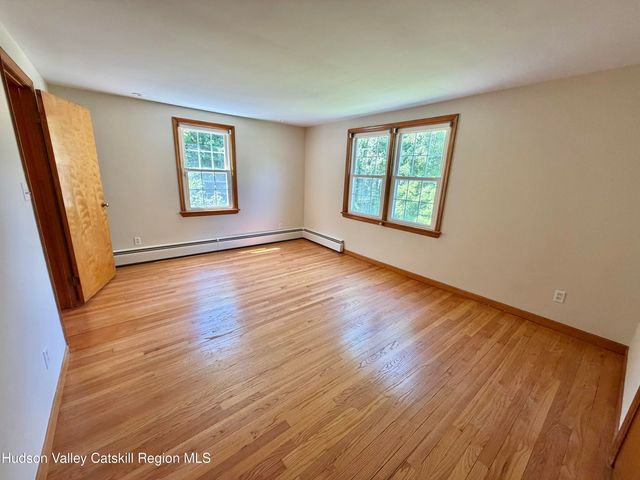 191 N Putt Corners Road, Wallkill, NY 12589