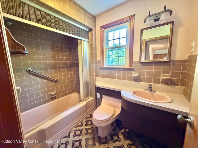 191 N Putt Corners Road, Wallkill, NY 12589