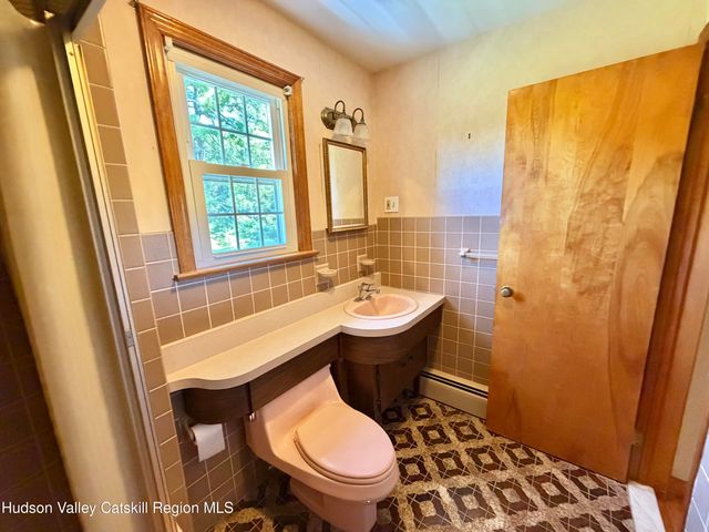 191 N Putt Corners Road, Wallkill, NY 12589