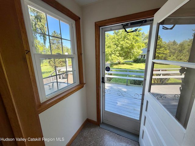 191 N Putt Corners Road, Wallkill, NY 12589