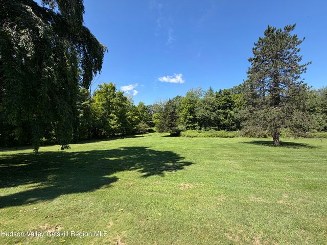 191 N Putt Corners Road, Wallkill, NY 12589