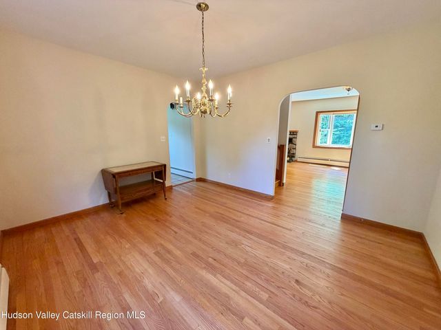 191 N Putt Corners Road, Wallkill, NY 12589