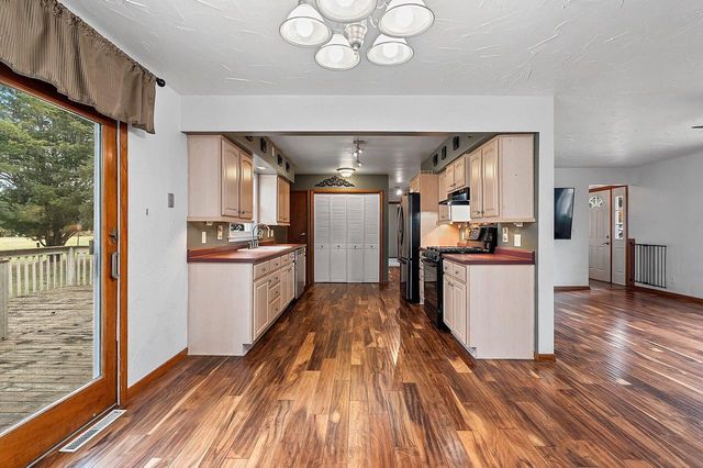 3608 Menasha AVENUE, Manitowoc, WI 54220