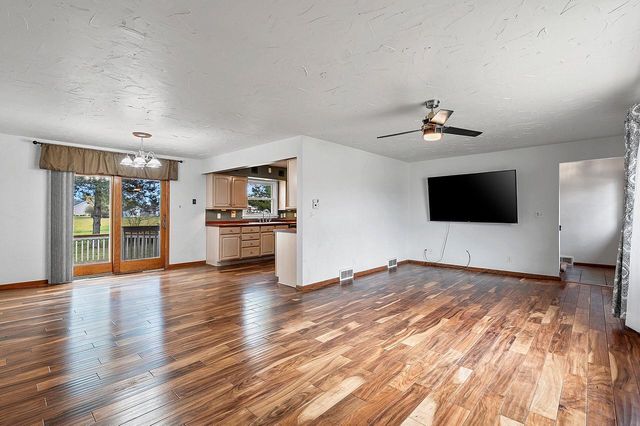 3608 Menasha AVENUE, Manitowoc, WI 54220