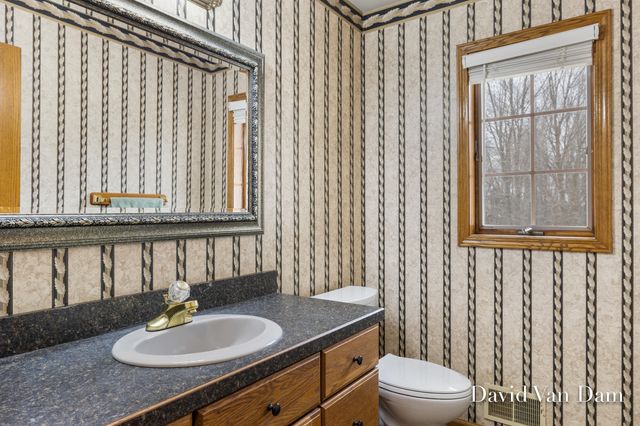 6675 Riverside Lane, Middleville, MI 49333